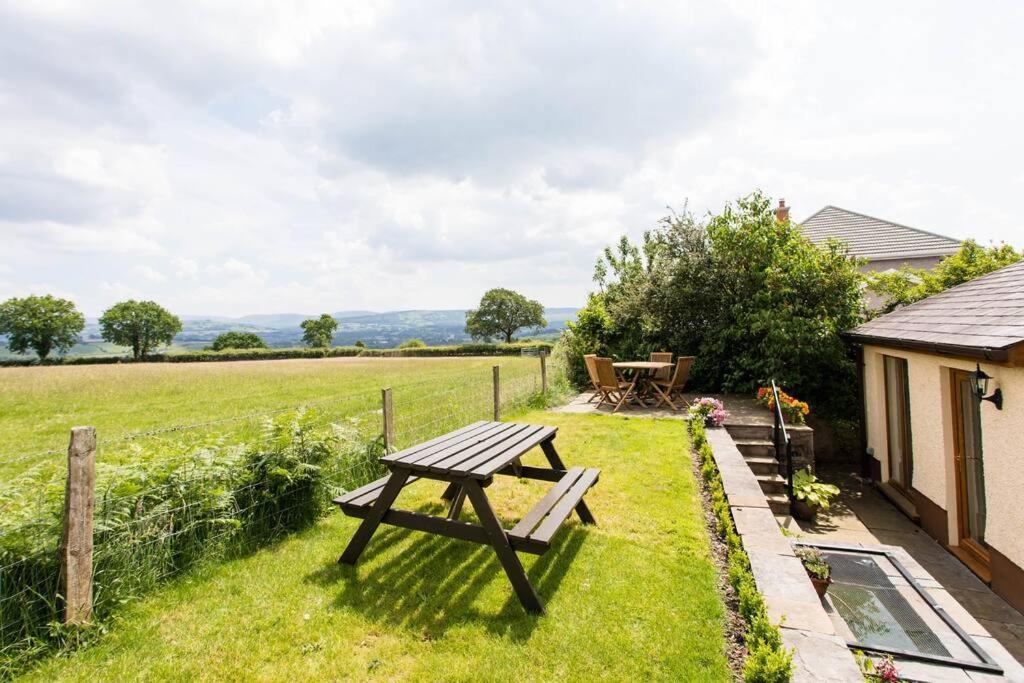 Perfect Cottage Retreat Near The Brecon Beacons Llanwrda Extérieur photo