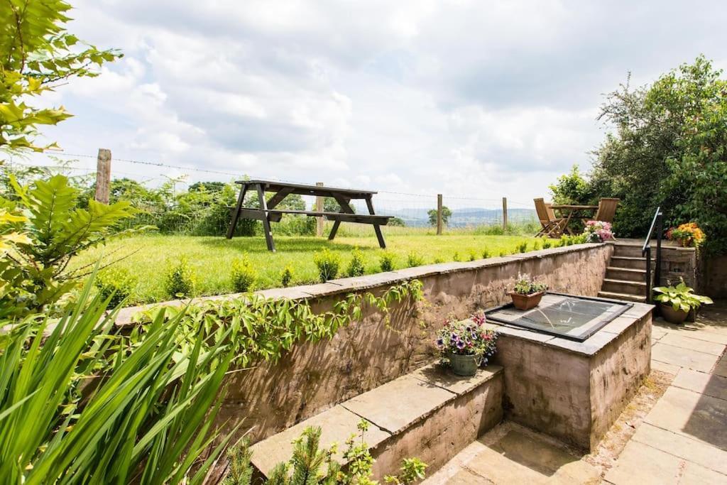 Perfect Cottage Retreat Near The Brecon Beacons Llanwrda Extérieur photo